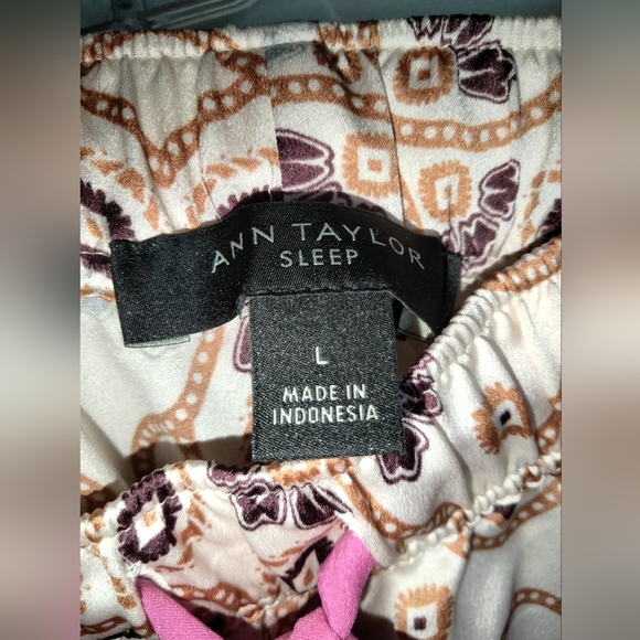 Ann Taylor (Size L) Multicolored Medallion Pattern (2PC) Matching Pajama Set - Picture 10 of 16